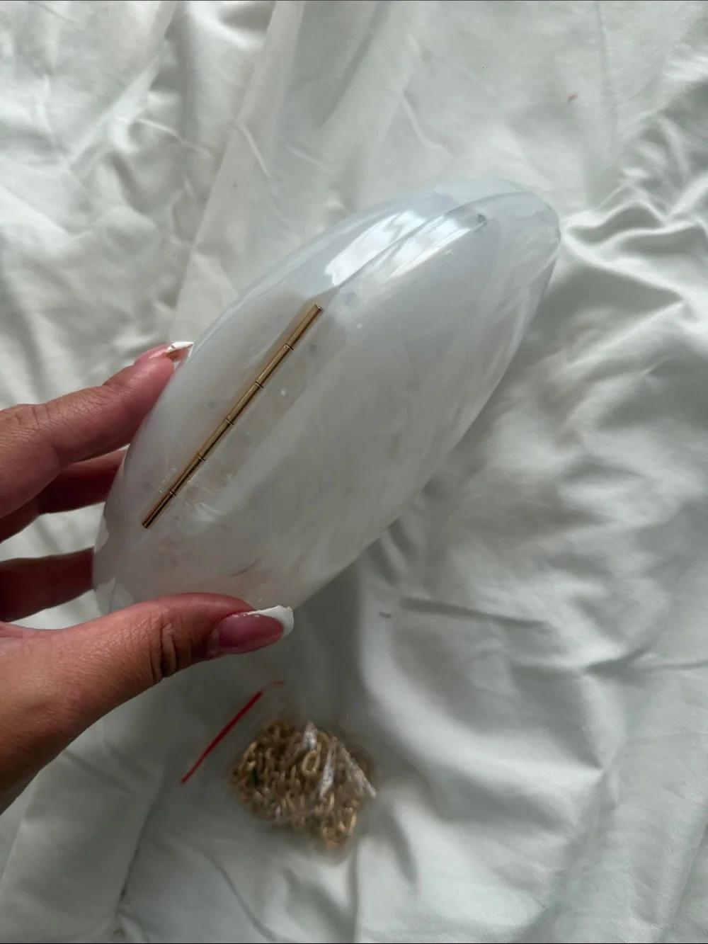 Fashion Nova sleek oval